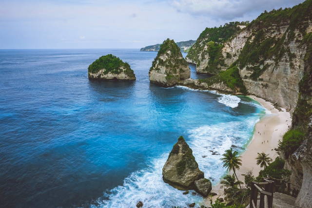 Why Visit Diamond Beach