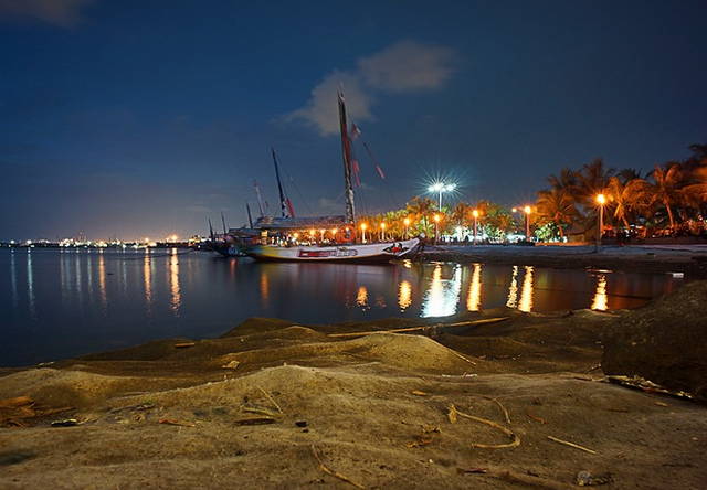 jakarta ancol beach